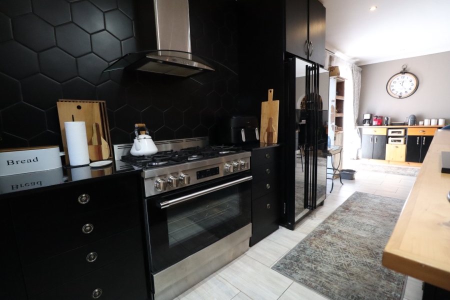 4 Bedroom Property for Sale in Sherwood Eastern Cape